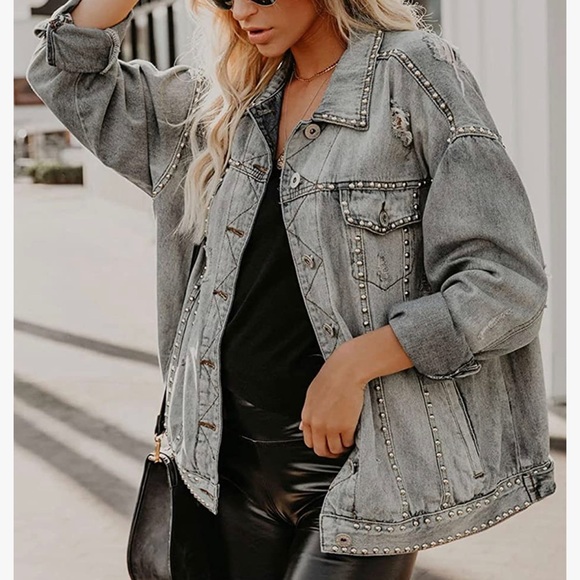 NEVER WORN 🔥🔥GRAY STUDDED DENIM JACKET - Picture 2 of 8